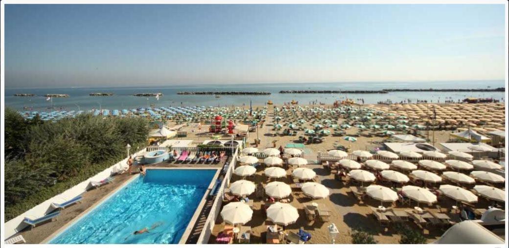 Hotel Rosa Maria Elite Bellaria-Igea Marina Exteriör bild
