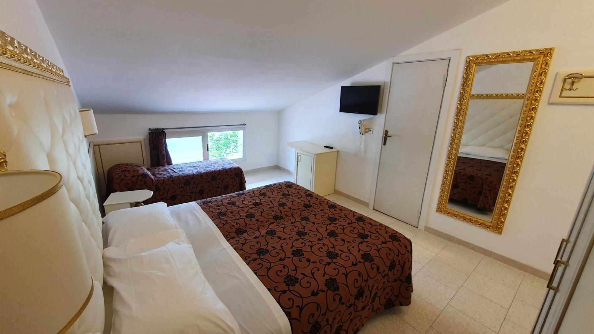 Hotel Rosa Maria Elite Bellaria-Igea Marina Rum bild