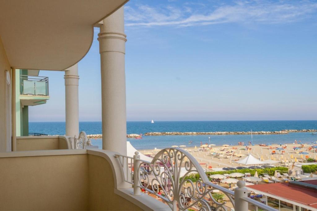 Hotel Rosa Maria Elite Bellaria-Igea Marina Exteriör bild