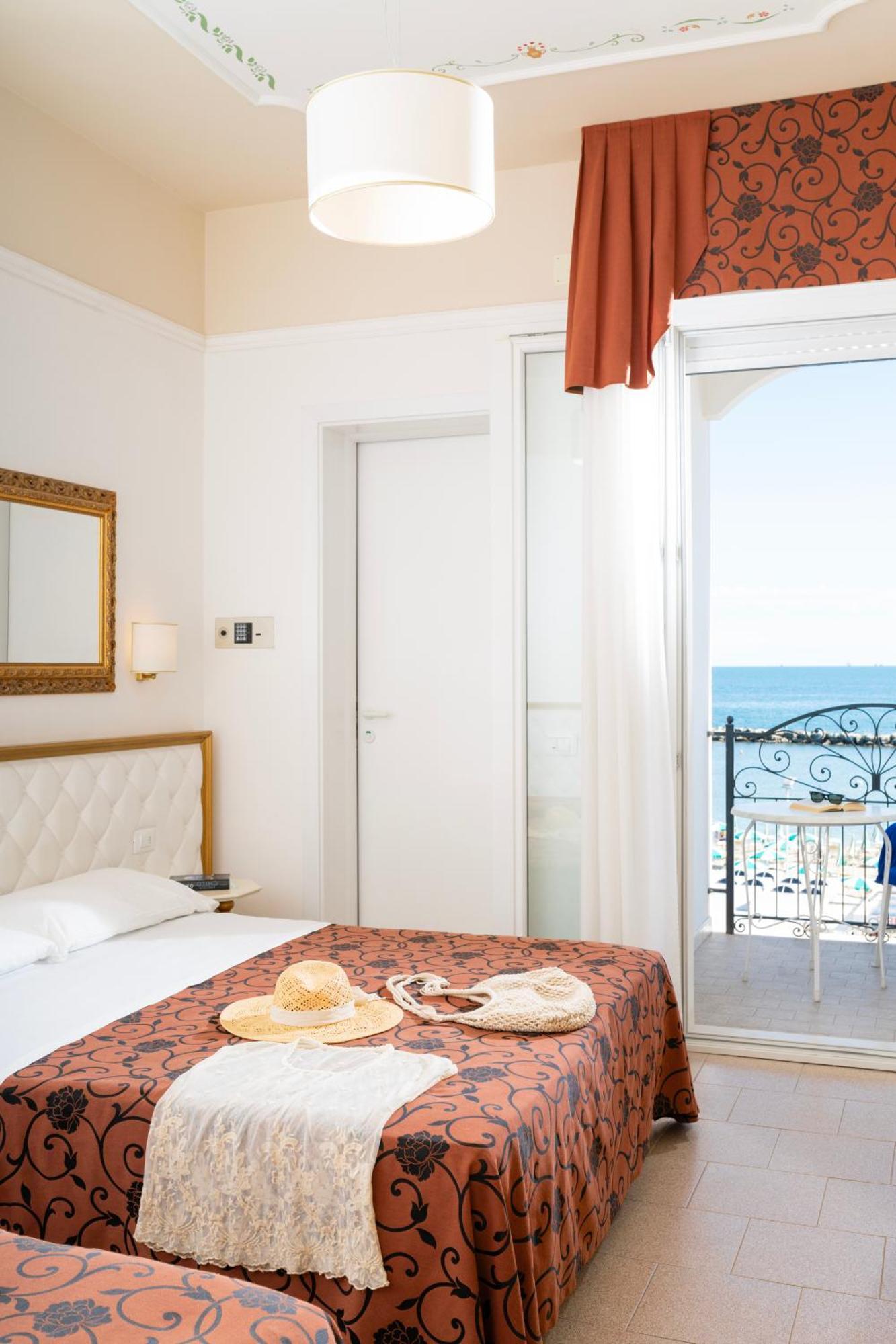 Hotel Rosa Maria Elite Bellaria-Igea Marina Exteriör bild