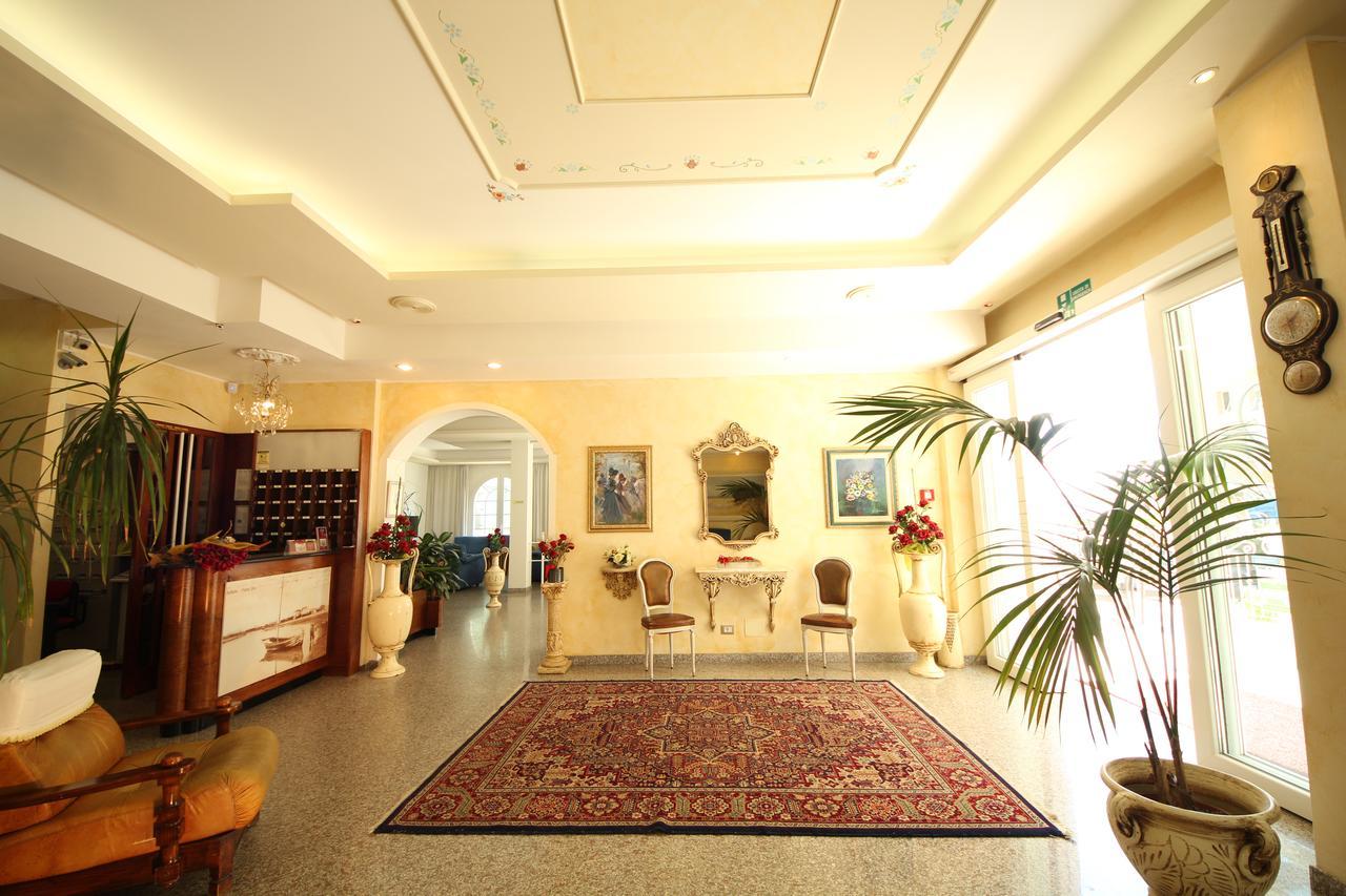 Hotel Rosa Maria Elite Bellaria-Igea Marina Exteriör bild